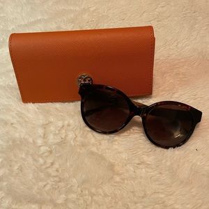 tory burch sunglasses and case